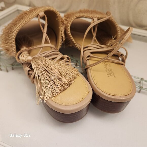 Michael Kors "Gallagher" Fringe Sandal Oyster flats. NIB. Size 5.5 - Picture 9 of 13